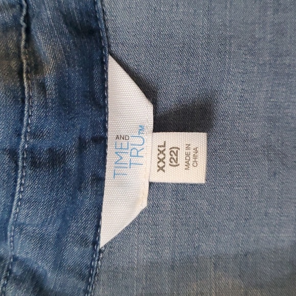Time n True Woman's Cropped Chambray Jacket XXXL 22 - Picture 3 of 5